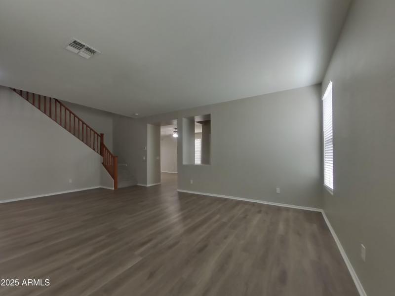 1_pc_xScFMQPYkF_YzlcwnYJsJ_layout_1