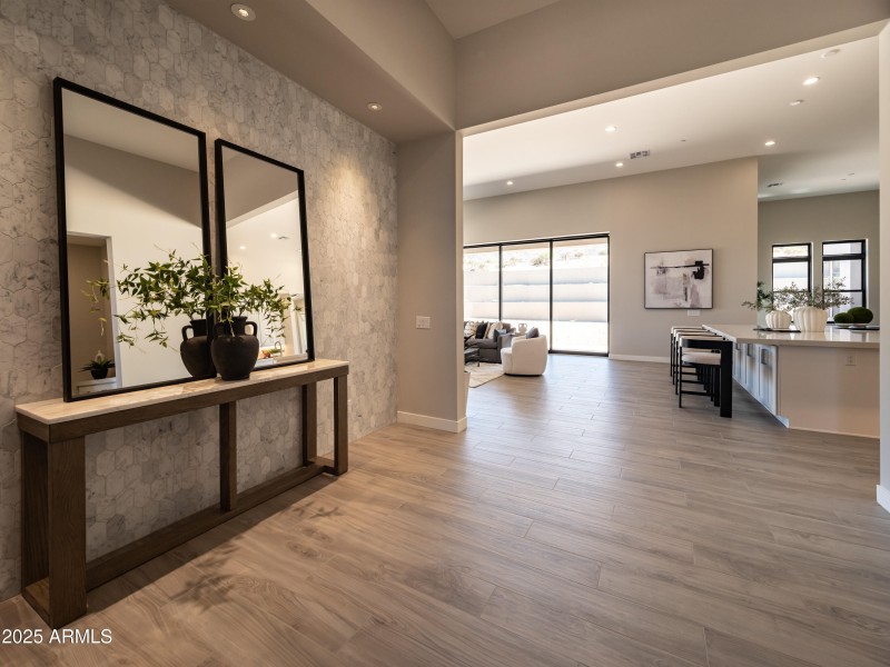 Sereno_Canyon_Homesite256_Entry_9208MLS