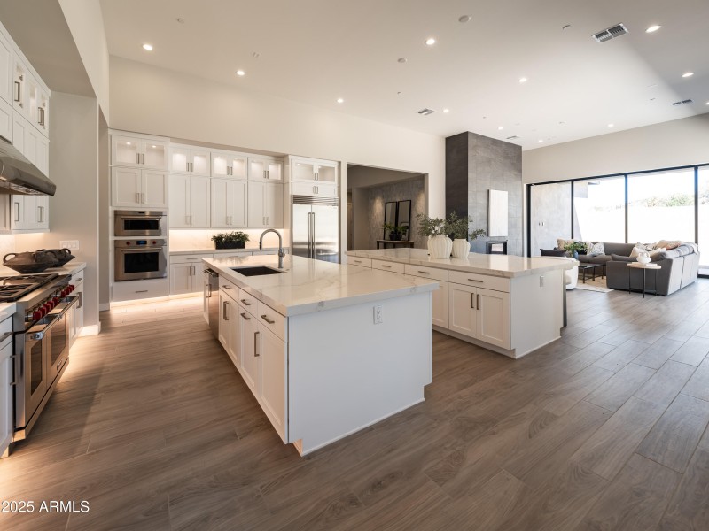 Kitchen W Double Island