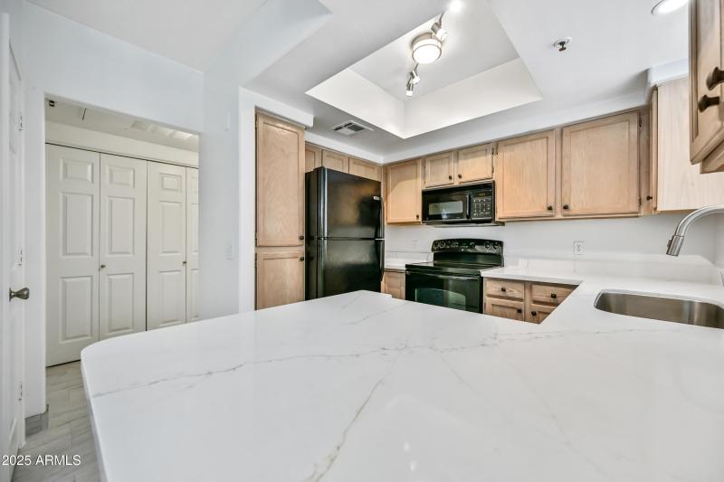 11-4925EDCA149-ocupix