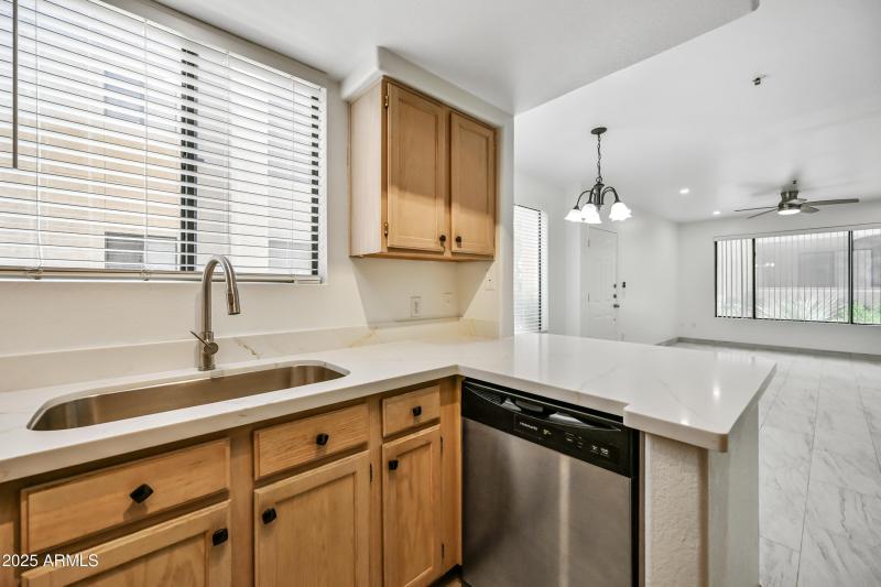 14-4925EDCA149-ocupix