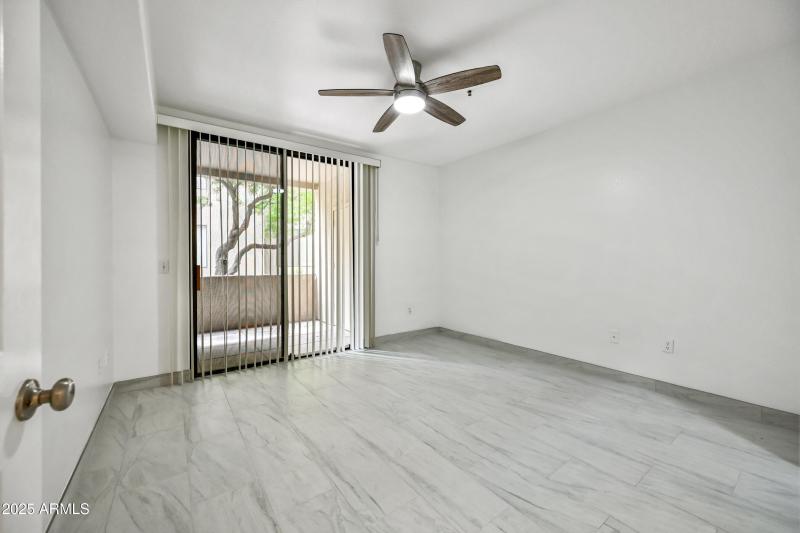 17-4925EDCA149-ocupix