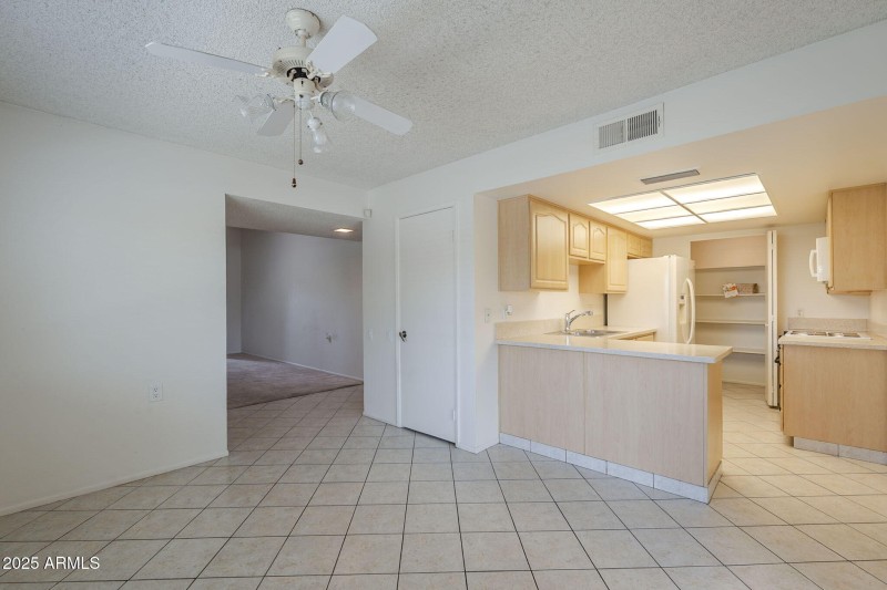 30-web-or-mls- Leisure World-30