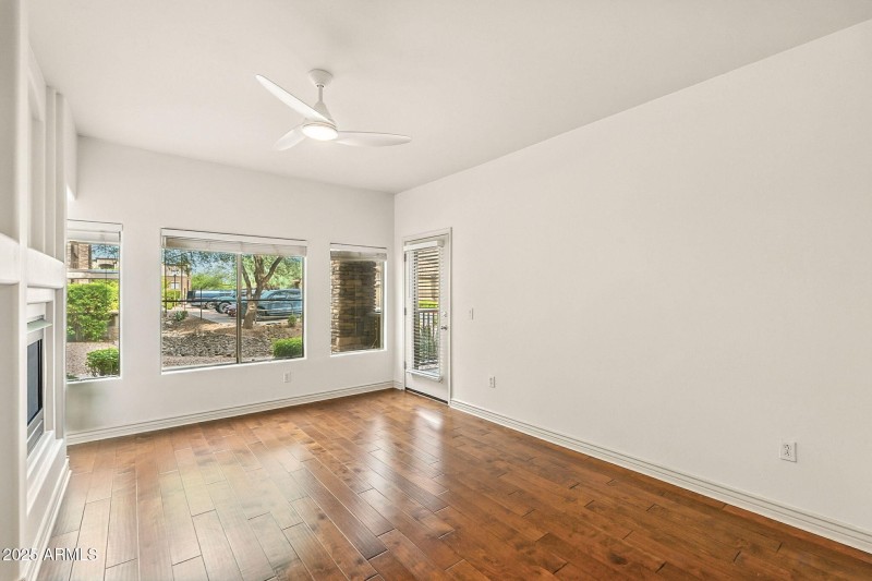 10-web-or-mls-Deer Valley-10