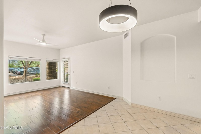 17-web-or-mls-Deer Valley-17