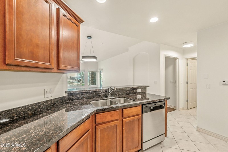 21-web-or-mls-Deer Valley-21