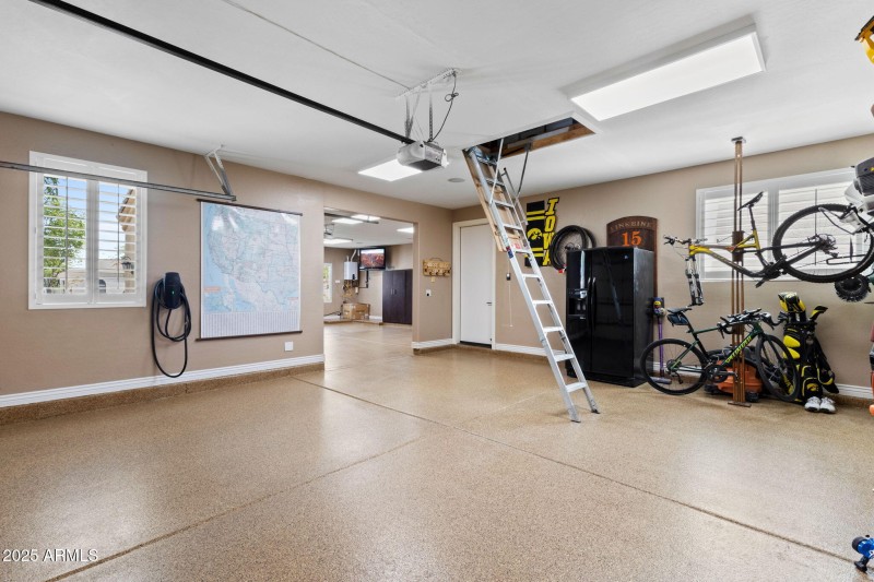 Garage 2 240 AMP Hookup/Pull Down Stairs