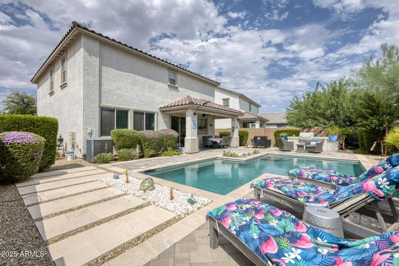 Welcome to your Outdoor Oasis!