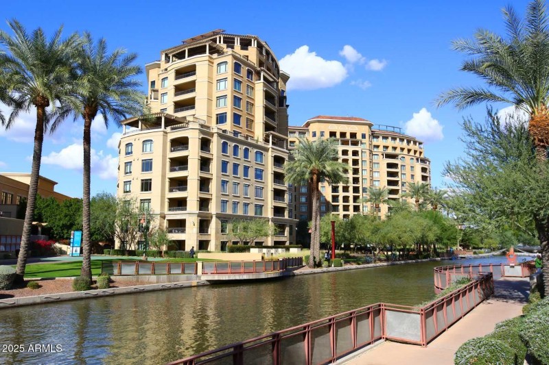 Scottsdale Waterfront-Canel