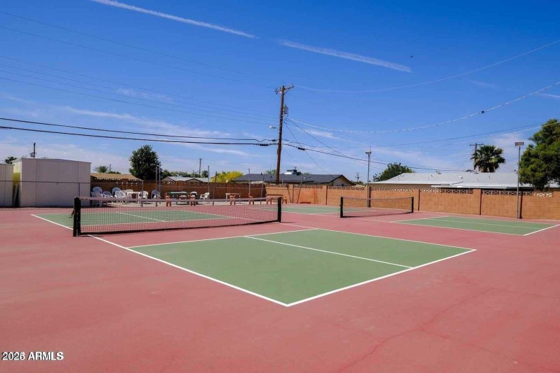 DV pickelball courts