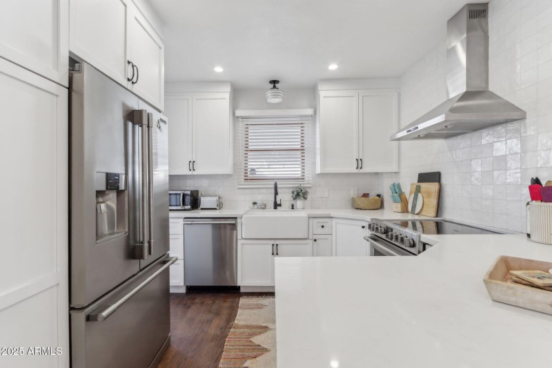 18-web-or-mls-E Weldon Ave-016