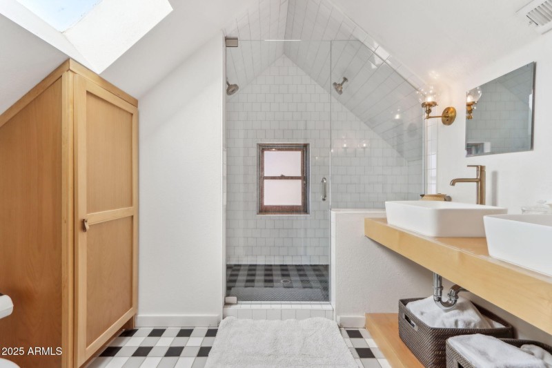 34-web-or-mls-E Weldon Ave-032