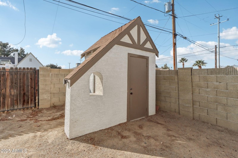 39-web-or-mls-E Weldon Ave-037