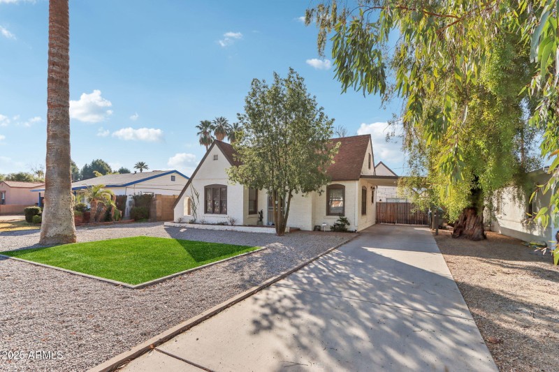 43-web-or-mls-E Weldon Ave-041