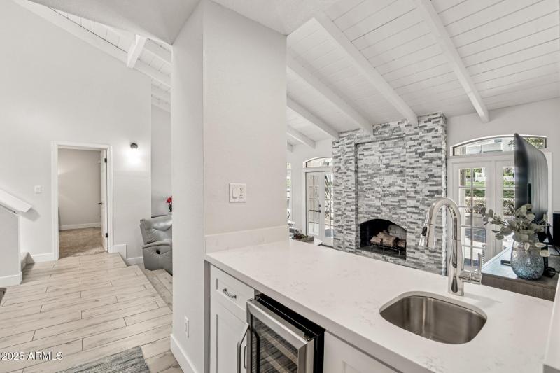 Wet Bar - Perfect for entertaining