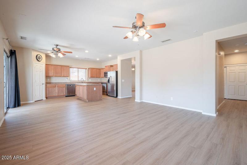 20250729_26197-W-Potter-Dr_03