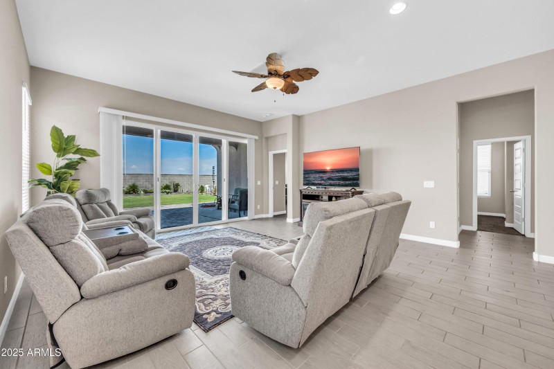 41072 W Hillman Dr-5