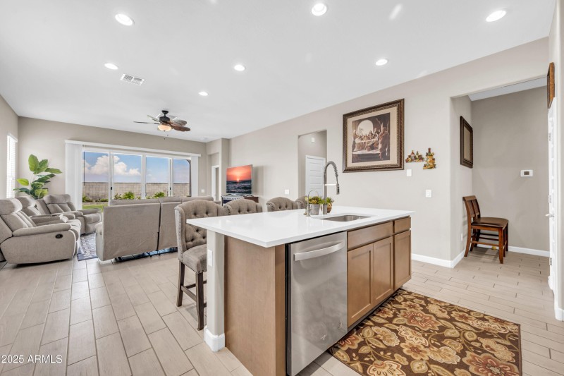 41072 W Hillman Dr-9