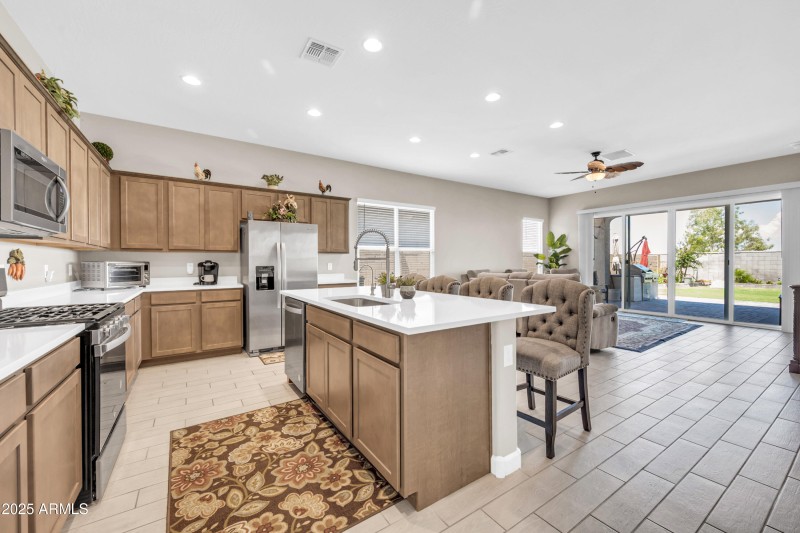 41072 W Hillman Dr-10