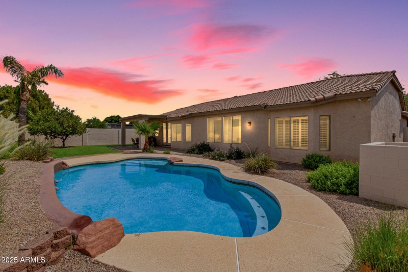 4 bed/2.5 bath/3-car garage