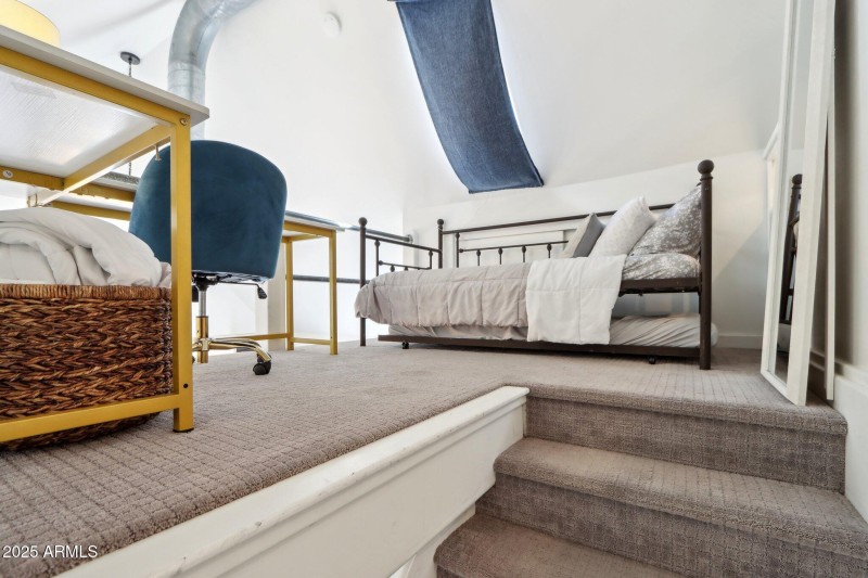 40-web-or-mls-E Weldon Ave-016