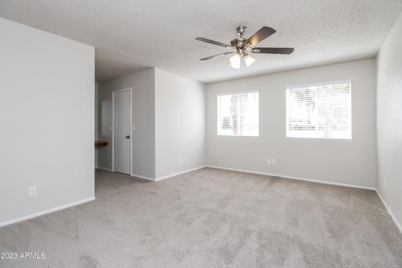 023-photo-primary-bedroom-13143699