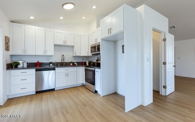 502 1100 West Street W MLS-11