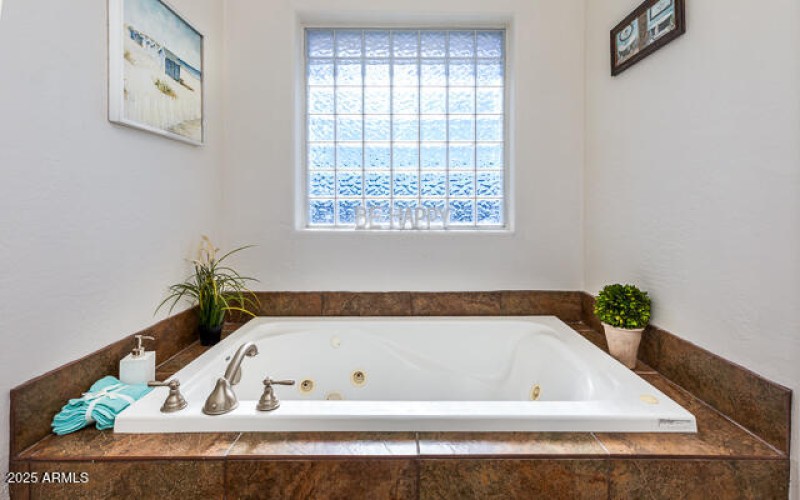 502 1100 West Street W MLS-34