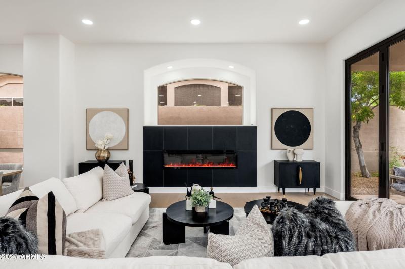 11917 E Mariposa Grande Dr - 13