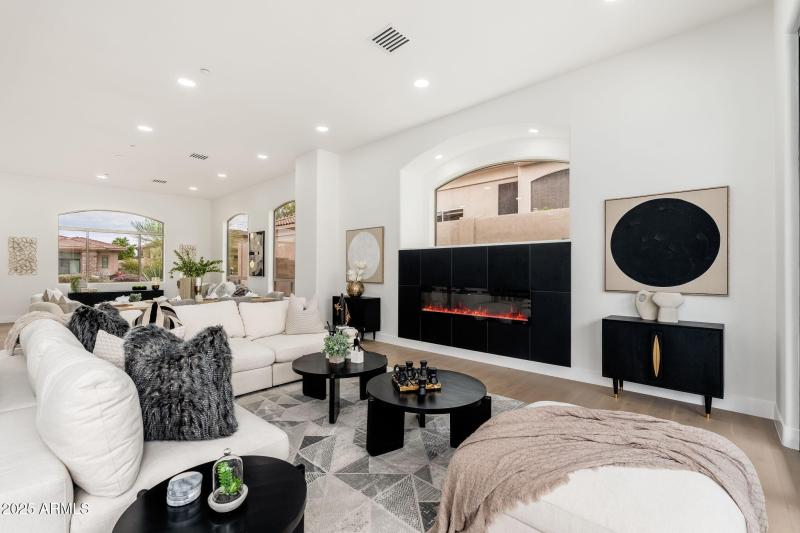 11917 E Mariposa Grande Dr - 14