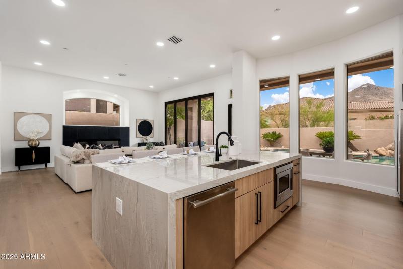 11917 E Mariposa Grande Dr - 22