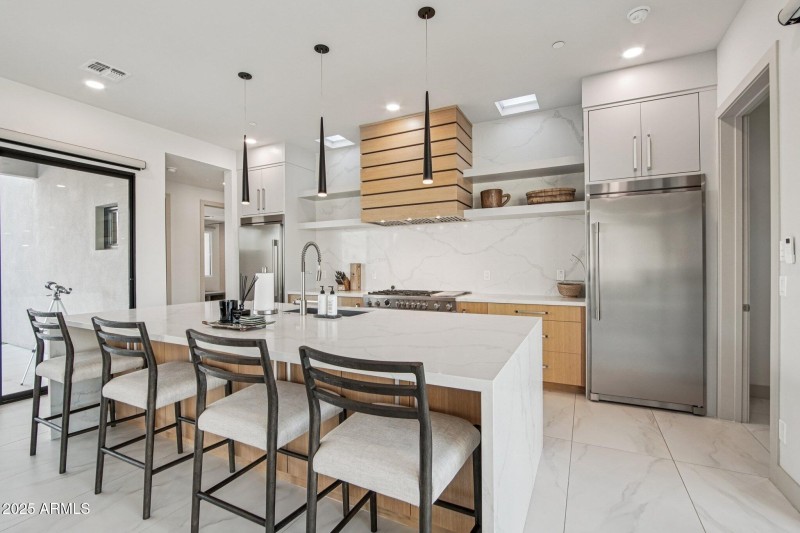 16-web-or-mls-W Estes Way-S2708-016