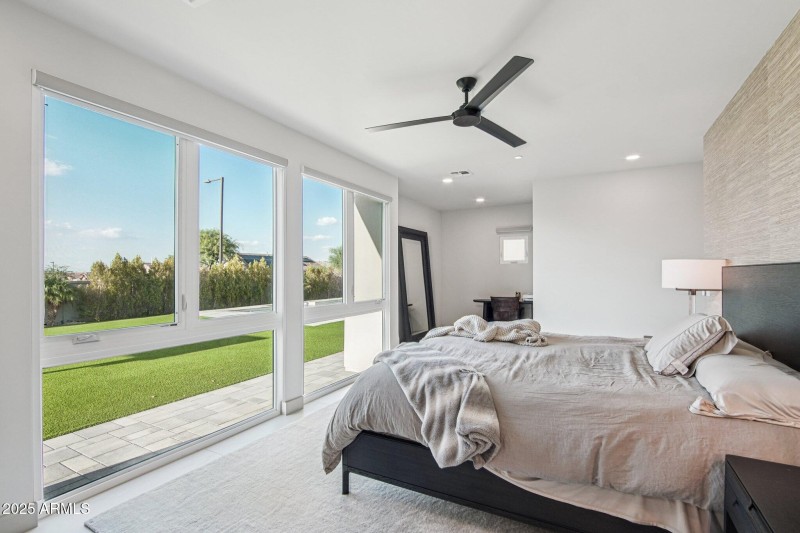 26-web-or-mls-W Estes Way-S2708-026