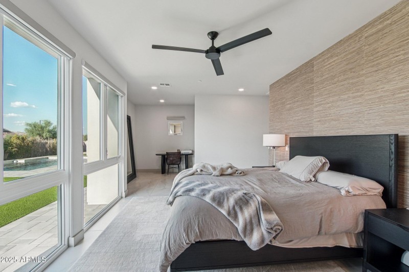 27-web-or-mls-W Estes Way-S2708-027