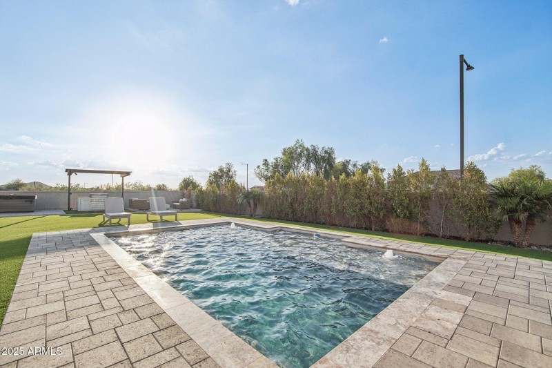 39-web-or-mls-W Estes Way-S2708-039