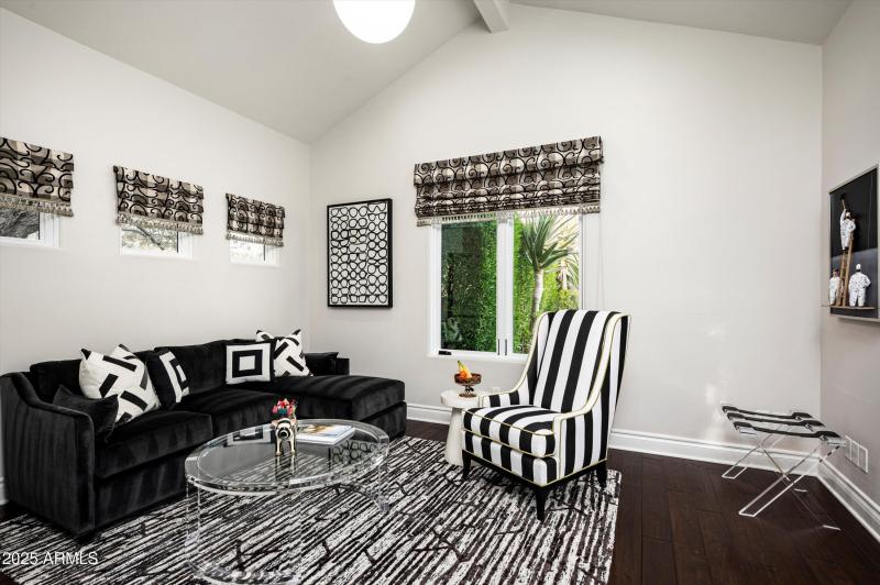 Guest House Living