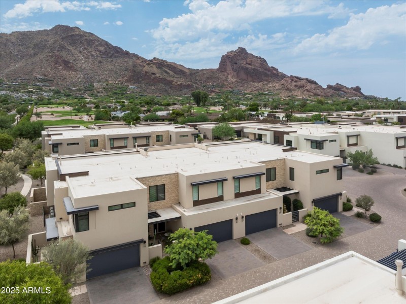 005_Aerial Exterior Front