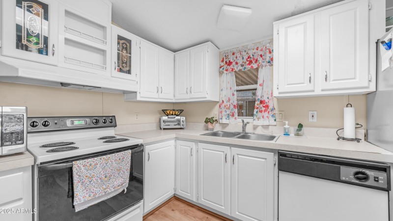 120 N Val Vista Dr 117 (17)