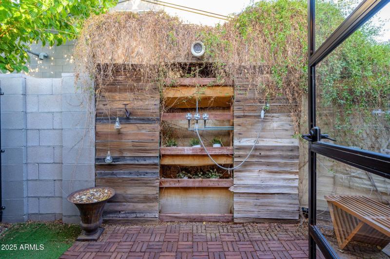 8-web-or-mls-Montebello-16