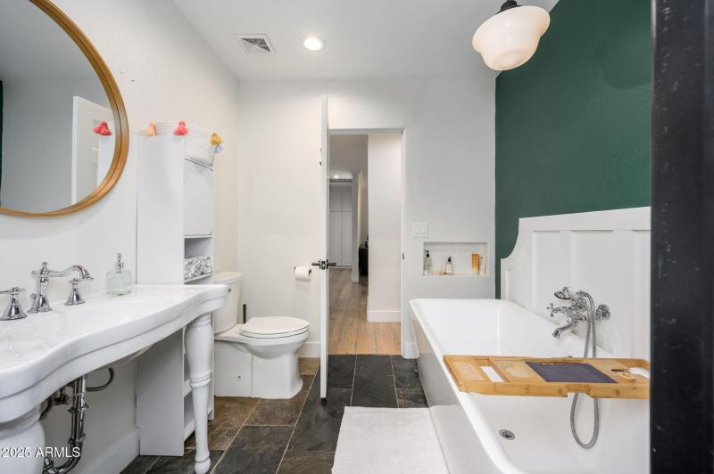 9-web-or-mls-Montebello-17