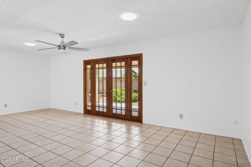 11-web-or-mls-5727-w-crocus-dr