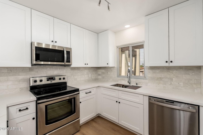 131 N Higley Rd UNIT 215 - 05