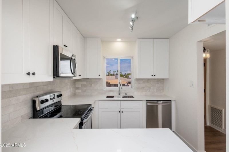 131 N Higley Rd UNIT 215 - 07