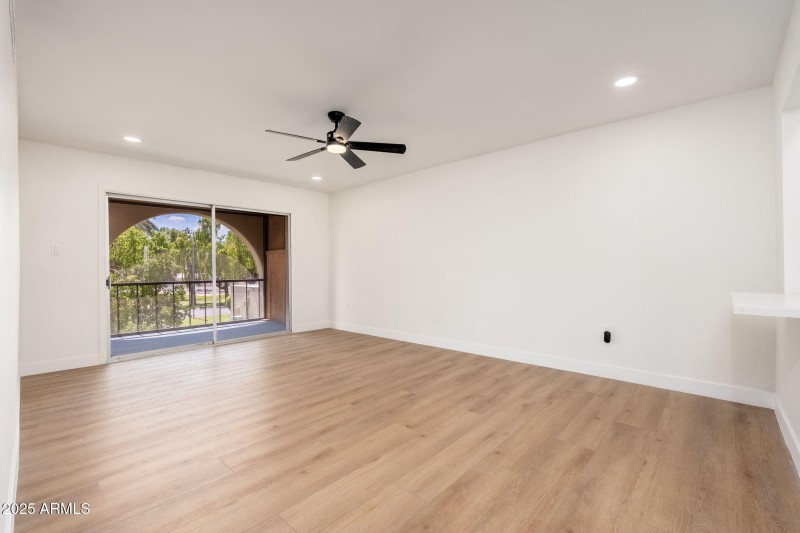 131 N Higley Rd UNIT 215 - 09