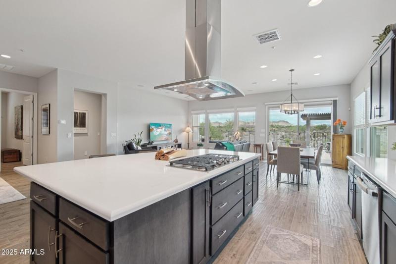 13-web-or-mls-W Montansoro Ln-S2708-011