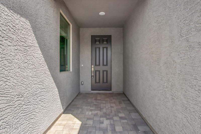 4-web-or-mls-W Brown St-S2708-004