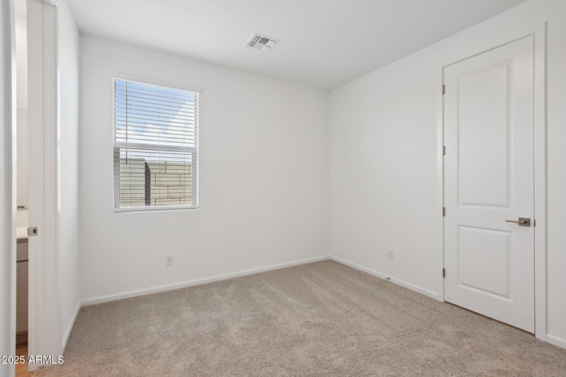 21-web-or-mls-W Brown St-S2708-021