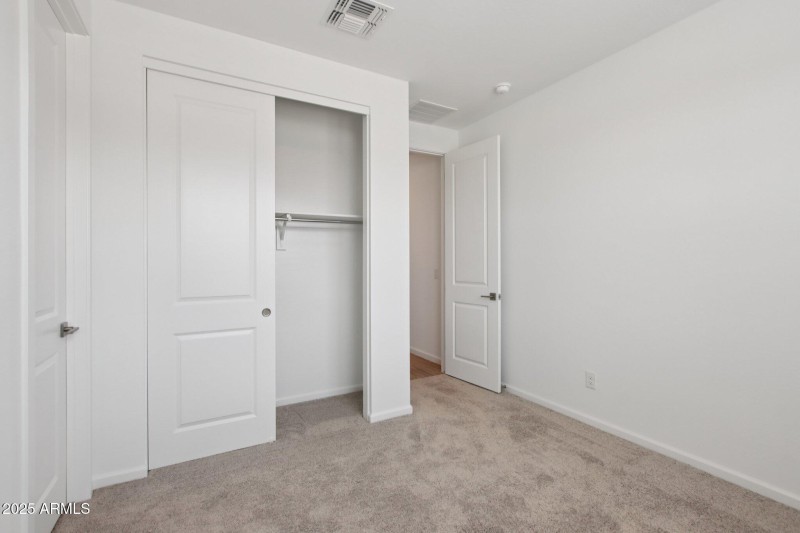 24-web-or-mls-W Brown St-S2708-024