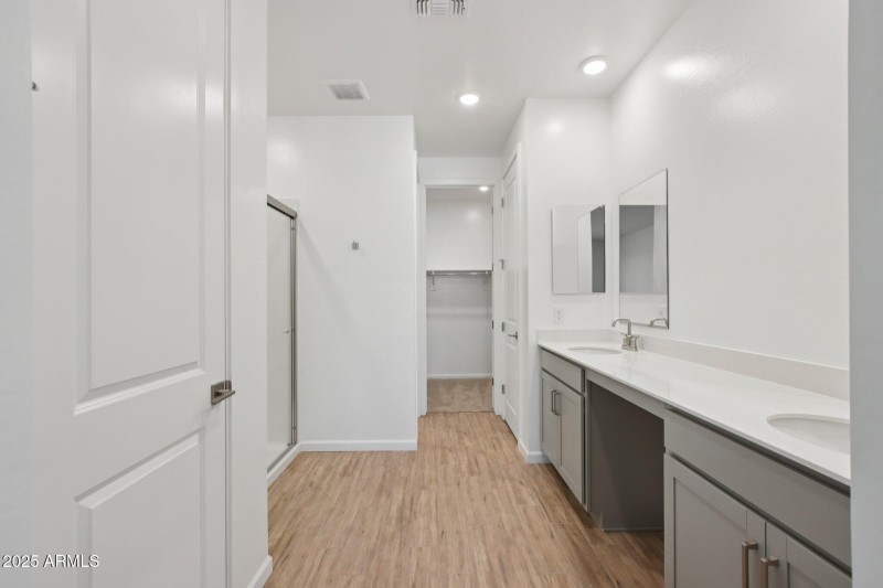 35-web-or-mls-W Brown St-S2708-035