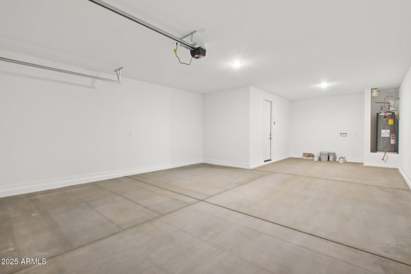 40-web-or-mls-W Brown St-S2708-040